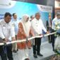Sekda Aceh Besar Drs Sulaimi MSi dampingi Penjabat Gubernur Aceh Bustami SE MSi, lakukan pemotongan pita pembukaan rute baru Pelita Air di Bandara SIM, Blang Bintang, Rabu (3/4/2024) 