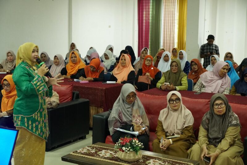 Pelaksanaan sosialisasi dan implementasi Program PAUD HI bagi satuan PAUD di Kabupaten Aceh Besar, di Dekranasda Aceh Besar, Selasa (23/4/2024) siang.