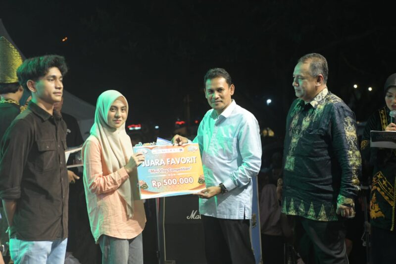 Asisten II Sekda Aceh, Zulkifli menutup  secara resmi kegiatan Expo UMKM Aceh 2024 di lapangan blang padang, Banda Aceh, 30/06/2024