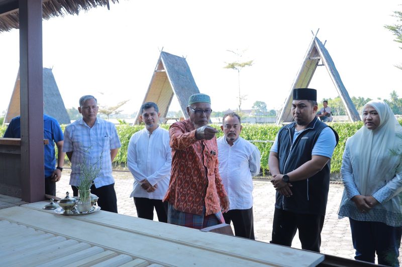 Pj Bupati Aceh Besar Muhammad Iswanto SSTP MM meresmikan Musalla Dekranasda, Gampong Gani, Ingin Jaya, Aceh Besar, Jumat (31/01/2025).