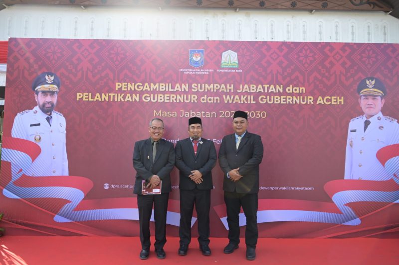 Pj Bupati Aceh Besar, Muhammad Iswanto SSTP MM menghadiri pelantikan Munazakir Manaf/Fadhlullah sebagai Gubernur/Wakil Gubernur Aceh periode 2025/2030 di Gedung DPR Aceh, Rabu (12/02/2025) pagi ini.