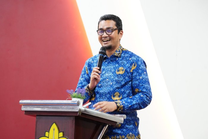 Kadisdik Aceh, Marthunis ST. D.E.A., ajak generasi Aceh tingkatkan Literasi Bahasa Inggris untuk hadapi dunia global, saat memberi sambutan acara Aceh Australia Alumni Award 2024 di Fakultas Pertanian Universitas Syiah Kuala.