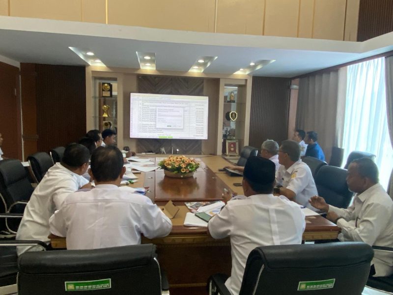 Dinas Pendidikan dan Kebudayaan Aceh Besar memaparkan program kerja Tahun 2025 di ruang Kerja Bupati Aceh Besar, Kota Jantho, Rabu (12/03/2025).