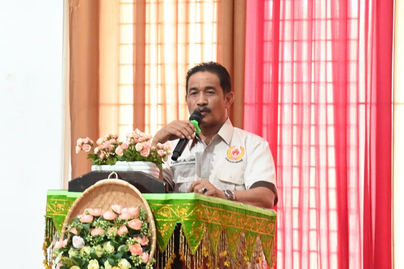 Wakil Bupati Aceh Besar Drs H Syukri A Jalil menyampaikan sambutan dan membuka acara Rapat KONI Aceh Besar di Gedung Dekranasda, Gampong Gani, Kecamatan Ingin Jaya, Aceh Besar, Sabtu (19/04/2025).