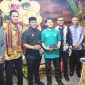 Bupati Aceh Besar H. Muharram Idris bersama Plt. Sekda Aceh M. Nasir, M. Nasir, S. IP, MPA, Bupati Abdya DR. Safaruddin, S. Sos, MSP, Carbaini, S. Ag Kadis DPMG Aceh Besar dan Pejabat lainnya,  Saat Mengunjungi Stand Pameran Aceh Besar pada Gelar TTG 2025 Aceh Besar, Susoh Abdya, Rabu 28/05/2025. Tim MC Aceh Besar.