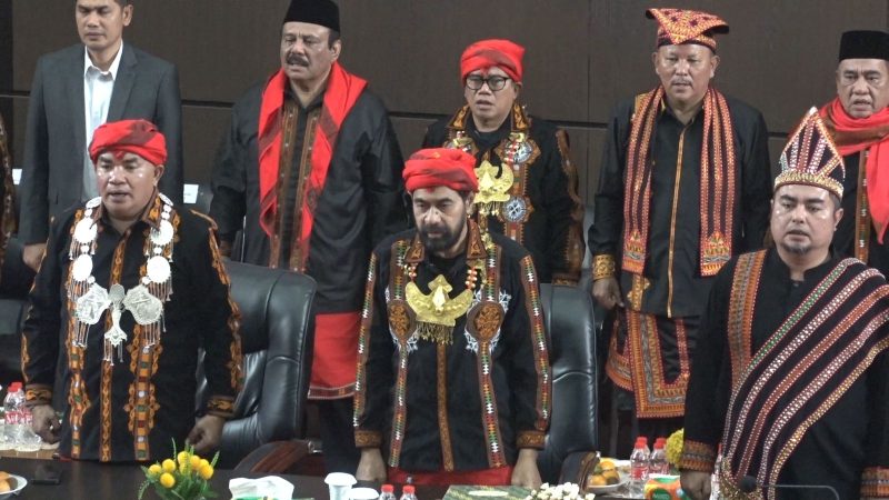Gubernur Aceh Muzakir Manaf, di dampingi Plt. Sekda Aceh beserta rombongan mengahadiri rapat paripurna DPRK aceh tenggara dalam rangka hari ulang tahun (HUT) kab. Aceh tenggara ke -51 tahun 2025 di gedung DPRK aceh tenggara kamis (26/06/2025).