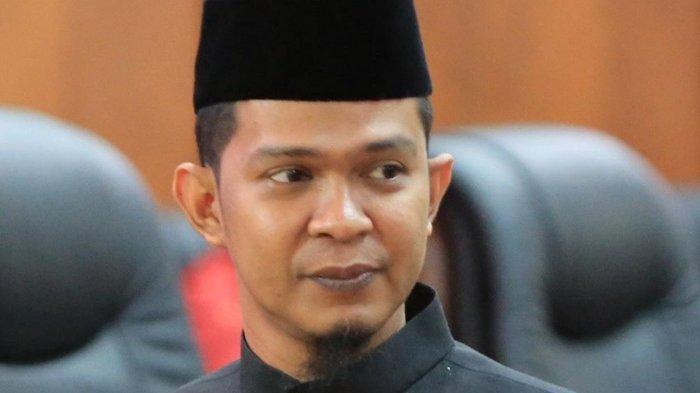 Anggota DPRA Dapil IX Hadi Surya mengajak seluruh elemen masyarakat untuk menghentikan polemik terkait status empat pulau (Pulau Panjang, Pulau Lipan, Pulau Mangkir Gadang, dan Pulau Mangkir Ketek) yang secara resmi telah dikembalikan ke dalam wilayah administratif Aceh oleh Pemerintah Pusat.